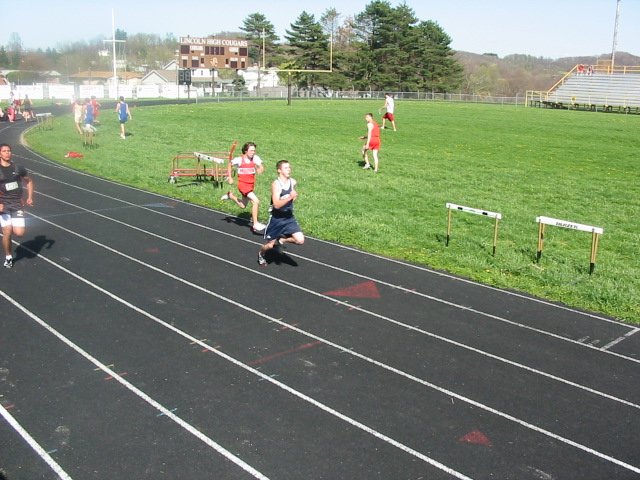 boy100meter2.jpg